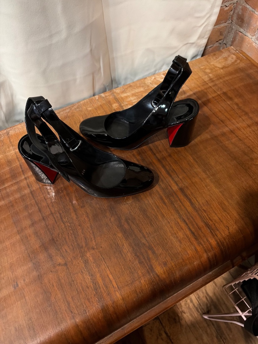 Shoes - Picture 5 of 6